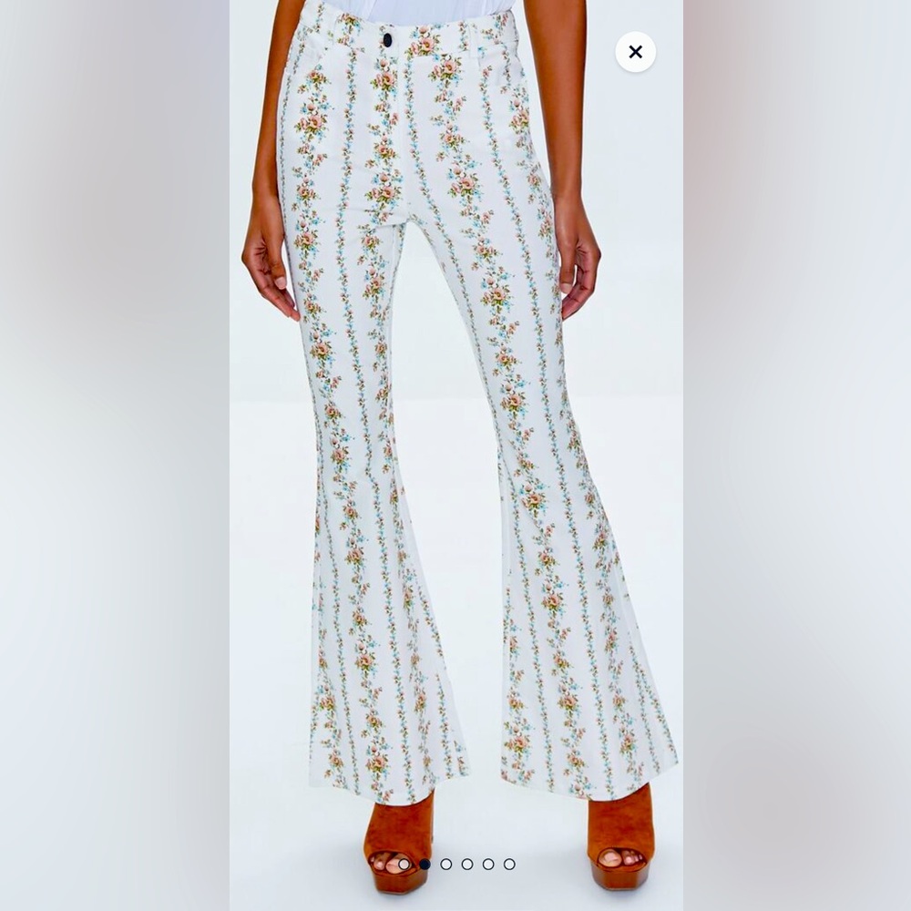 Forever 21 Floral Print High Rise Flare Pants. White/Green/Pink/Blue. Size Large